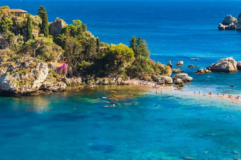 Isola Bella: Guided Boat Tour + Pastries & Drinks