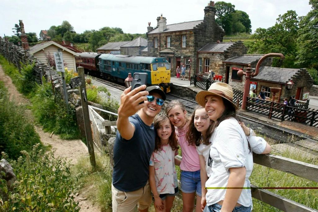Visit York Pass: 30+ Attractions Entry + 24-Hr Hop-on Hop-off Bus + Cruise
