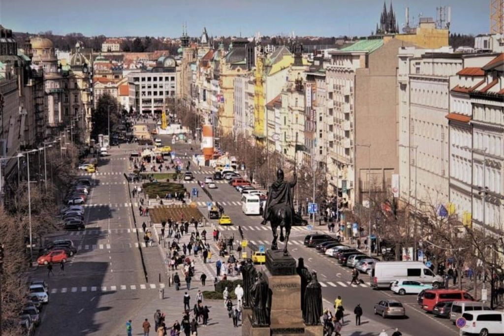 Prague : Visite guidée de Noël + entrée au Monastère Minorite