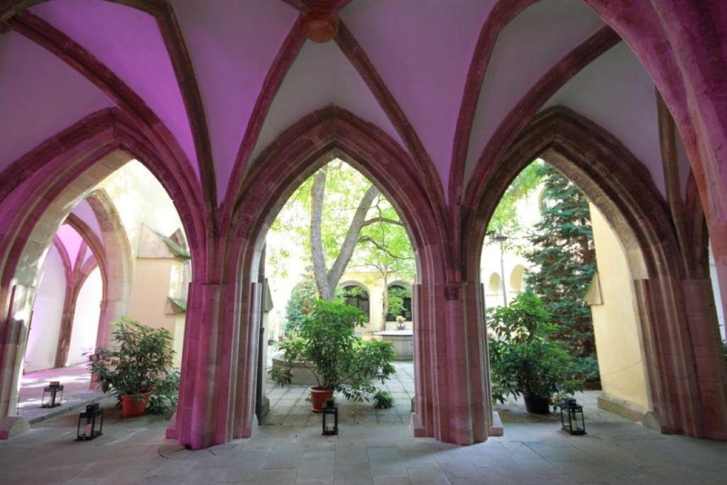 Prague : Visite guidée de Noël + entrée au Monastère Minorite