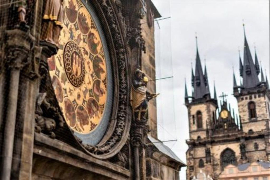 Prague : Visite guidée de Noël + entrée au Monastère Minorite