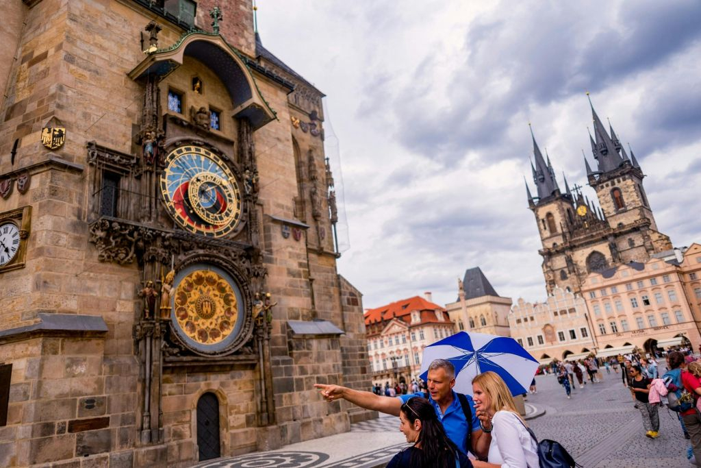 Prague : Visite guidée de Noël + entrée au Monastère Minorite