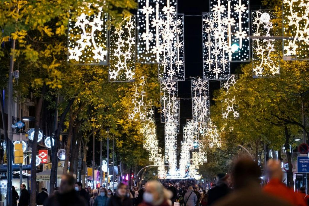 Barcelona: Christmas Lights Guided Bus Tour