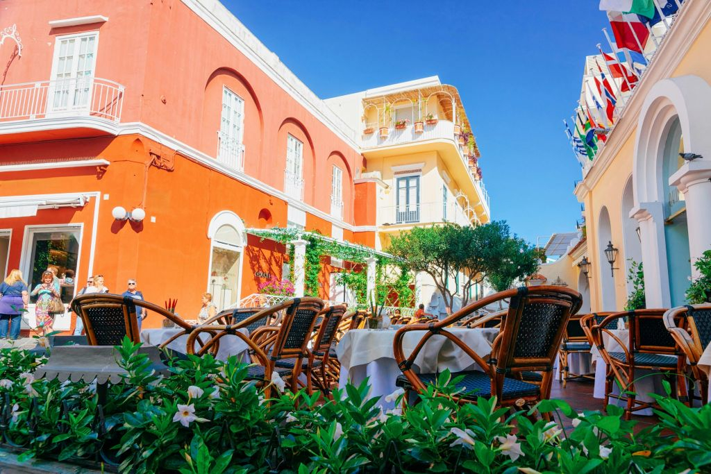 Capri: Tour guidato in barca + Brunch + Drink