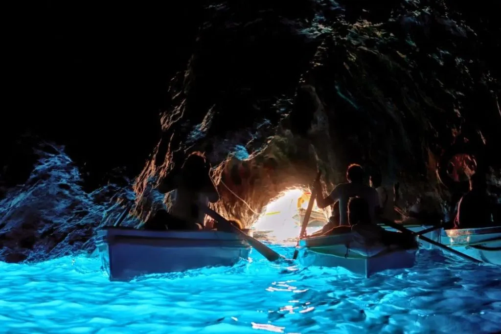 Capri: Tour guidato in barca + Brunch + Bevande + Snorkeling