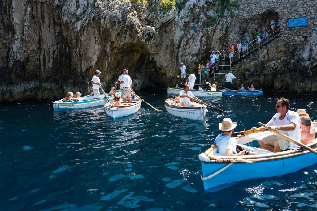 Capri: Tour guidato in barca + Brunch + Bevande + Snorkeling