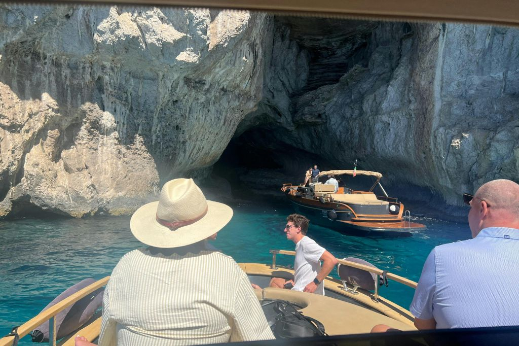 Capri: Tour in barca da Positano + Brunch + Bevande + Snorkeling