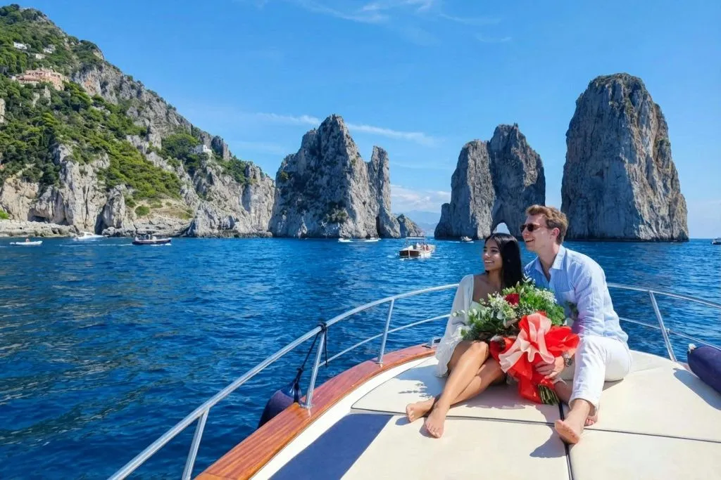 Capri: Tour in barca da Positano + Brunch + Bevande + Snorkeling