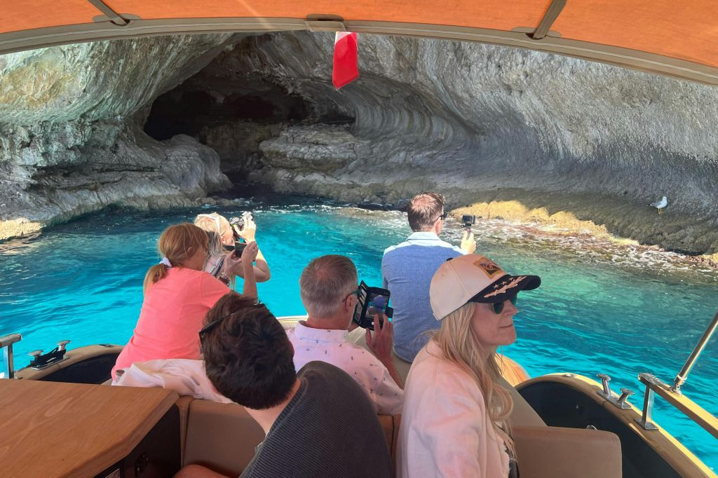 Capri: Tour in barca da Positano + Brunch + Bevande + Snorkeling
