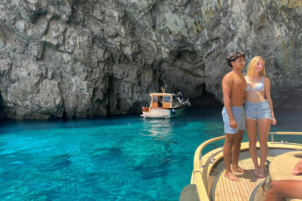 Capri: Tour in barca da Positano + Brunch + Bevande + Snorkeling