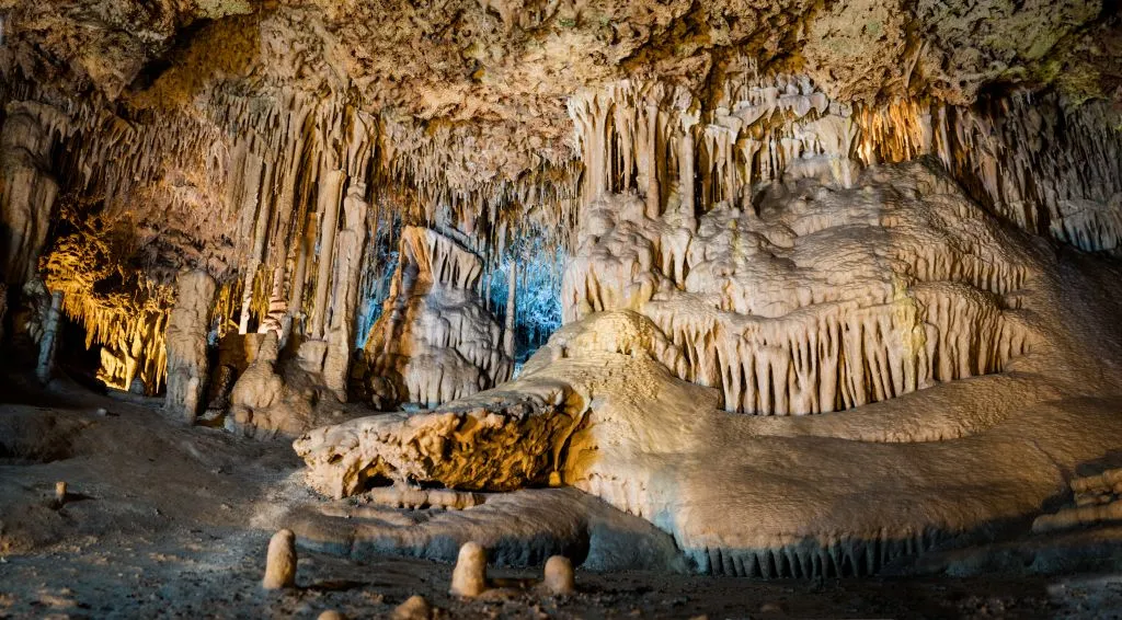 Cuevas dels Hams: Entrada sin colas