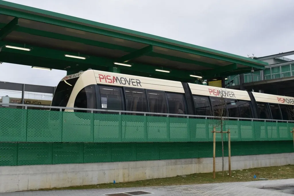 Pisa: Navetta di sola andata dall'aeroporto di Pisa da/per la stazione ferroviaria di Pisa Centrale