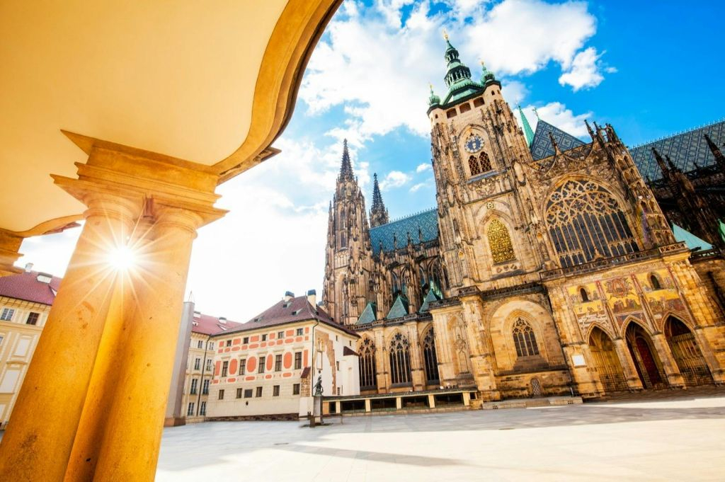 Prague Castle: Entry Ticket + E-Guide & Discount Vouchers