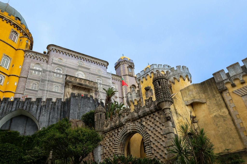 Sintra: Tour guidato in giornata da Lisbona + ingresso a Quinta da Regaleira e al Palazzo Pena