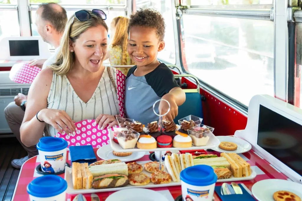 London: Paddington Afternoon Tea Sightseeing Bus Tour
