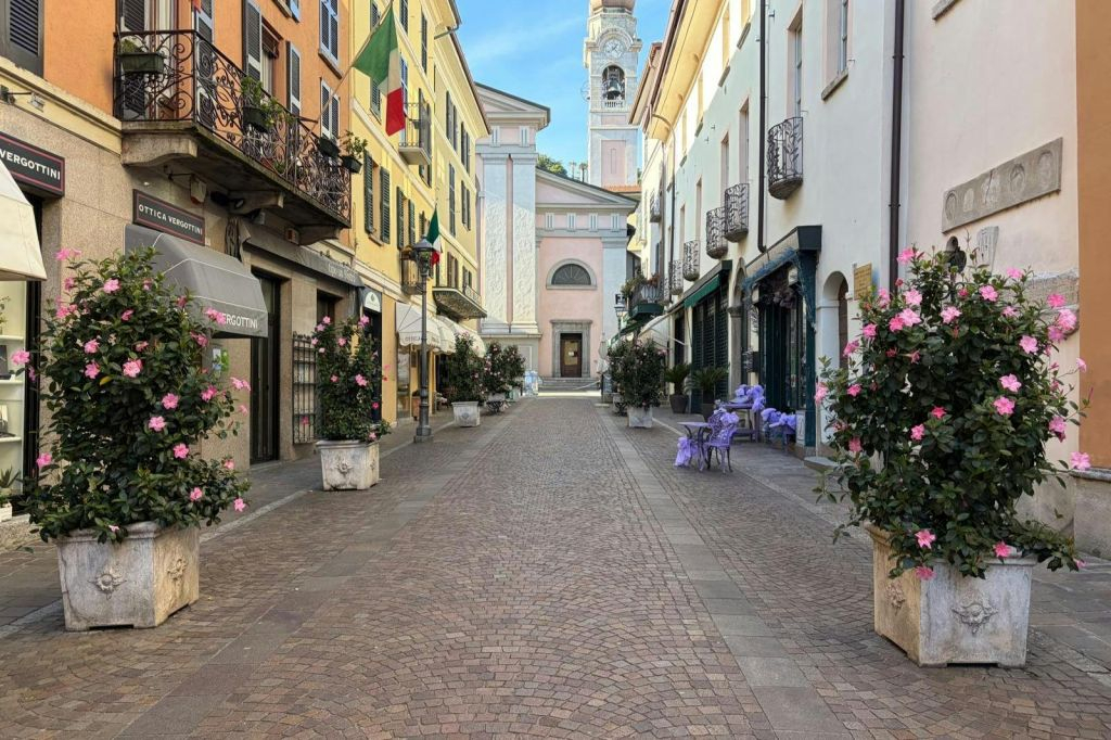 Lago di Como, Bellagio e Lugano: Tour guidato da Milano + viaggio in traghetto