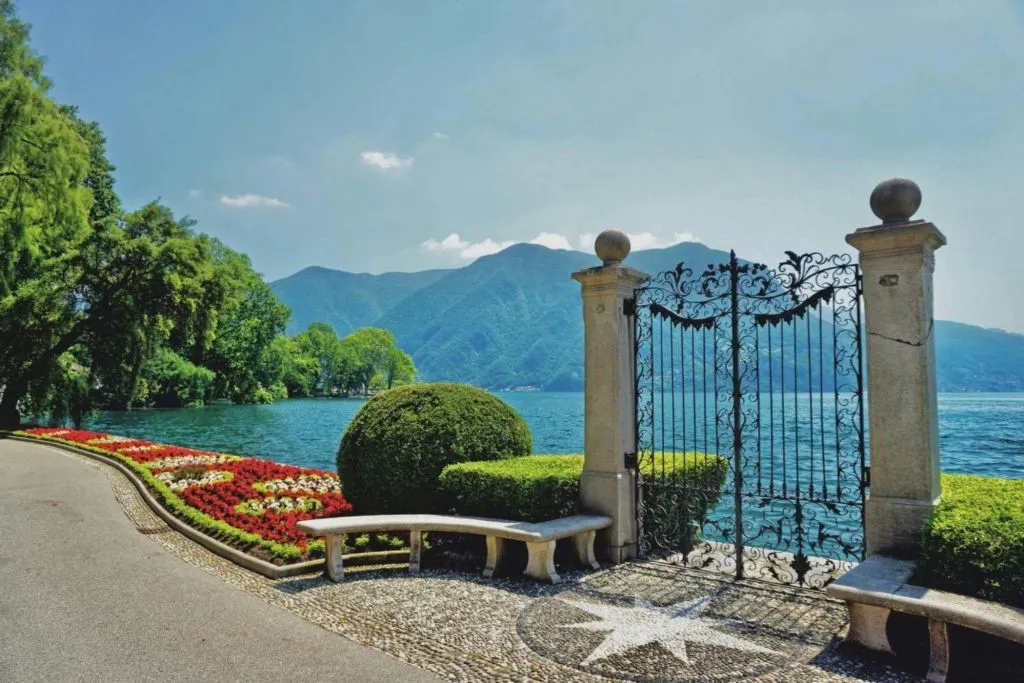 Bellano, Varenna, Bellagio e Como: Tour guidato in giornata da Milano + traghetto