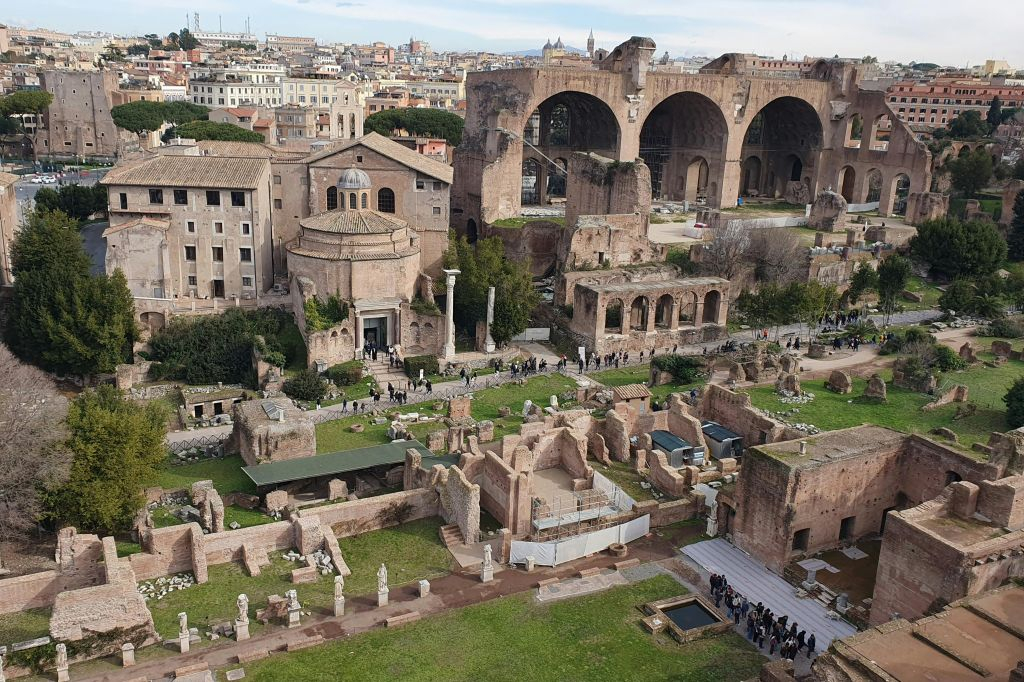 Colosseo, Arena e Foro Romano: Tour guidato per piccoli gruppi