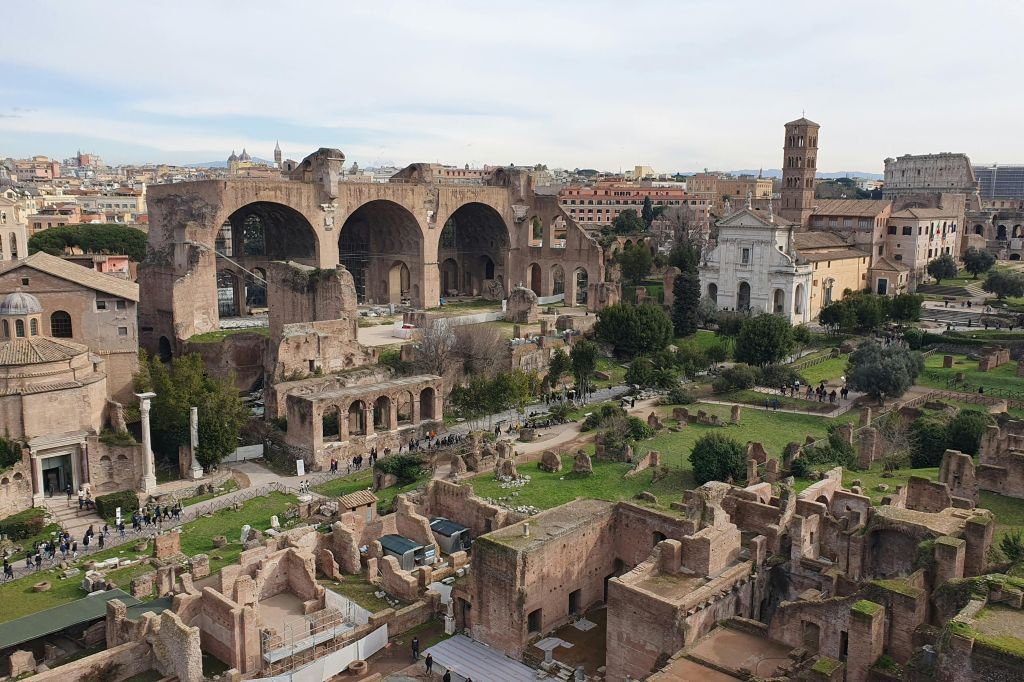Colosseo, Arena e Foro Romano: Tour guidato per piccoli gruppi