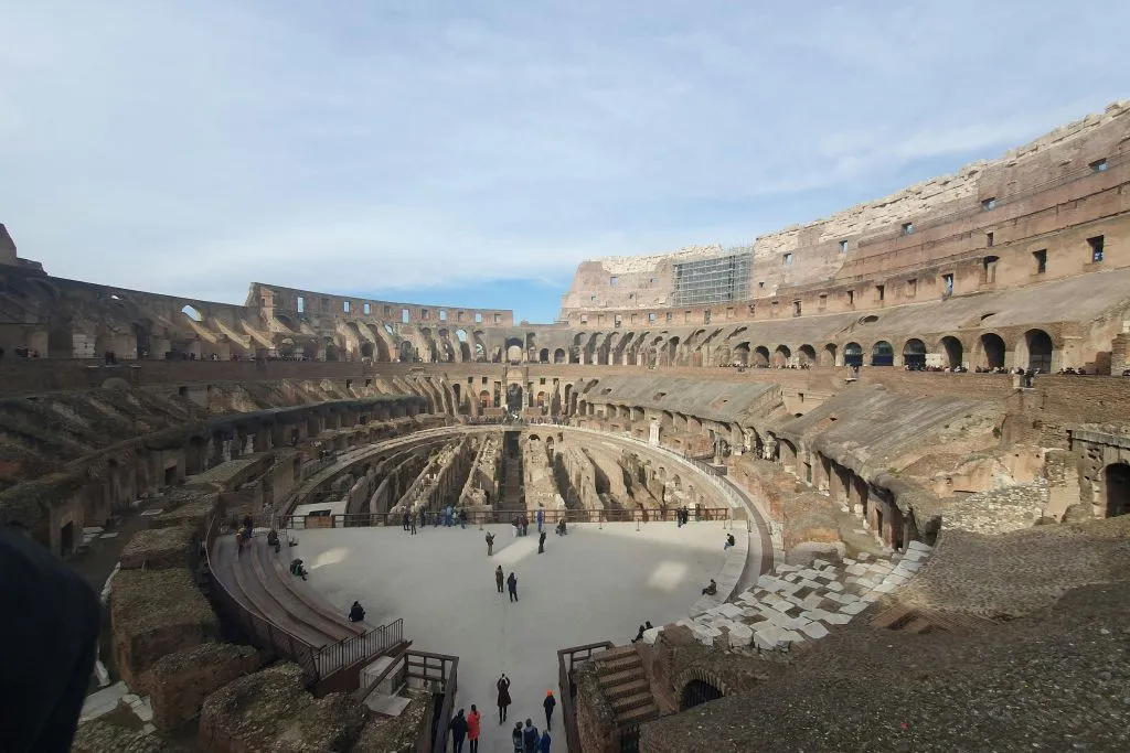 Colosseo, Arena e Foro Romano: Tour guidato per piccoli gruppi