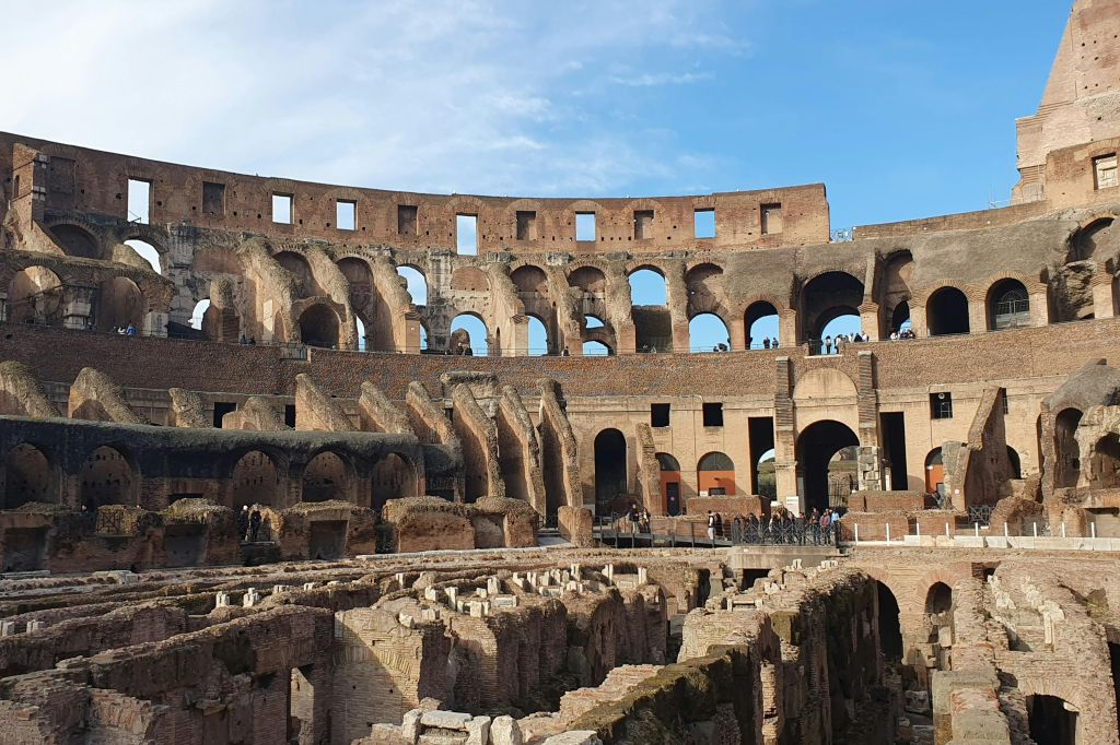 Colosseo, Arena e Foro Romano: Tour guidato per piccoli gruppi