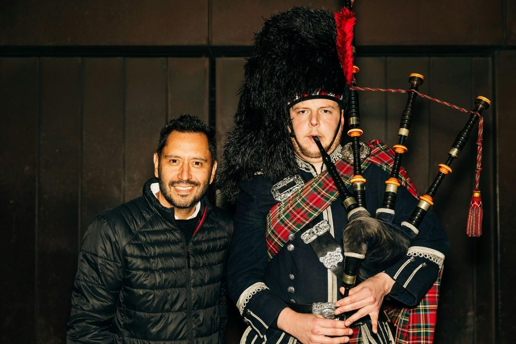 Folk and Haggis Edinburgh: Scottish Dinner + Folk Music + Whiskey Toast