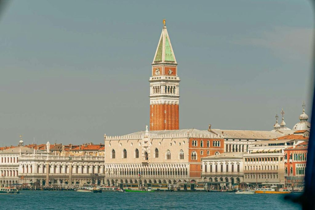 Venezia: Tour in barca + bicchiere di prosecco