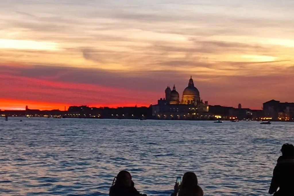Venezia: Tour in barca + bicchiere di prosecco