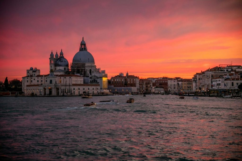 Venezia: Tour in barca + bicchiere di prosecco