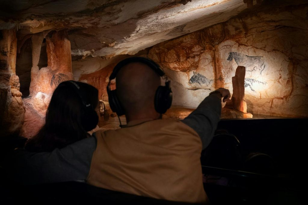 Marseille: Cosquer Cave Entry Ticket + City Audio Tour