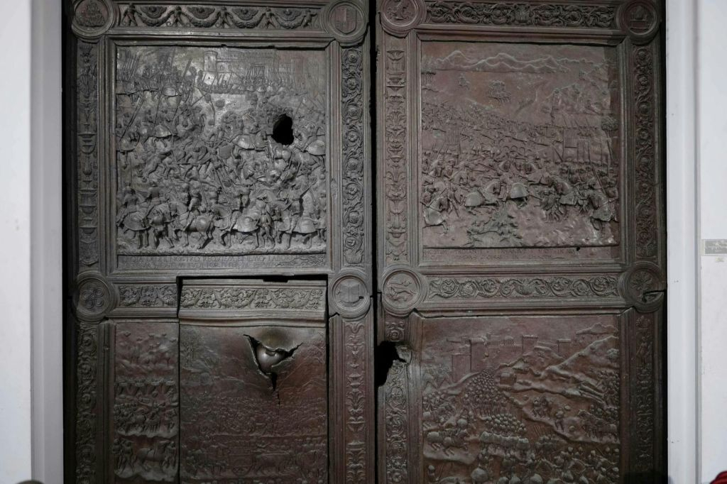 Castel Nuovo: Biglietto d'ingresso + Audioguida