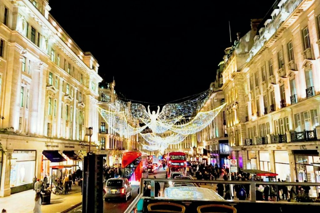 London: Christmas Lights Guided Bus Tour
