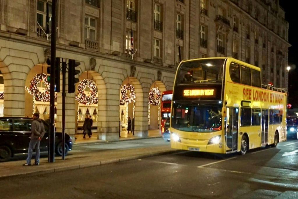 London: Christmas Lights Guided Bus Tour