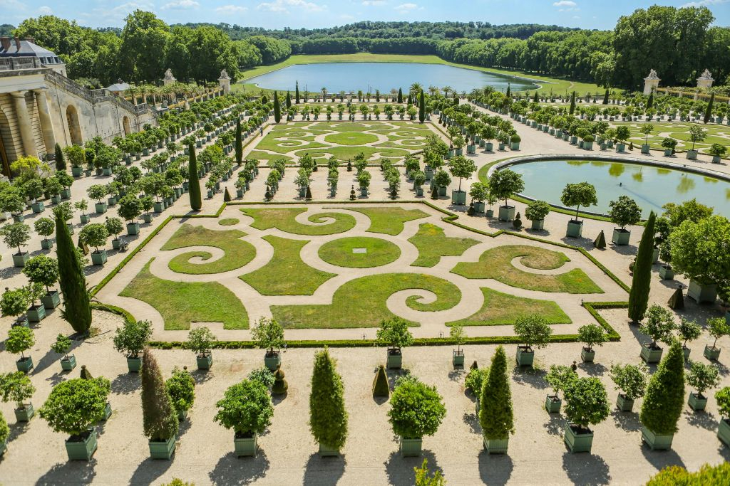 Versailles & Musée d’Orsay: Entry + Roundtrip from Paris