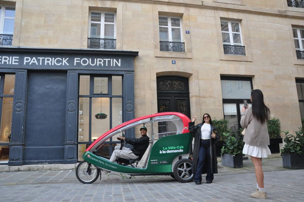 Paris: "Emily in Paris" Private Guided Rickshaw Tour
