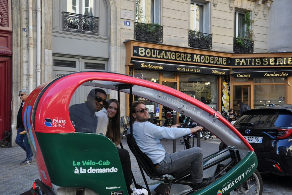 Paris: "Emily in Paris" Private Guided Rickshaw Tour