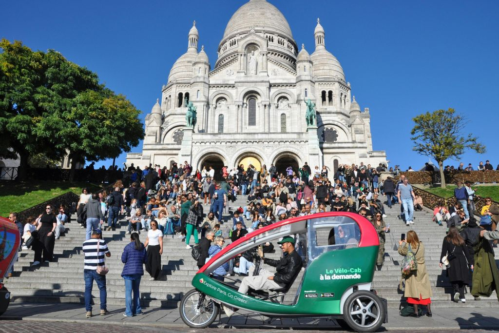 Paris: "Emily in Paris" Private Guided Rickshaw Tour