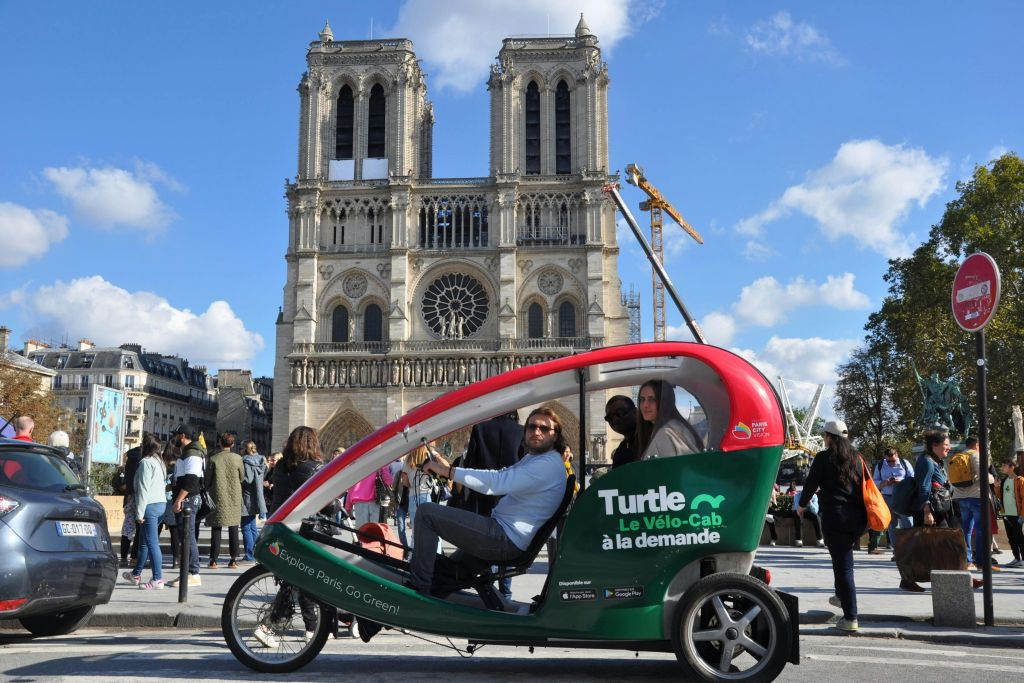 Paris: Private Guided Rickshaw Tour