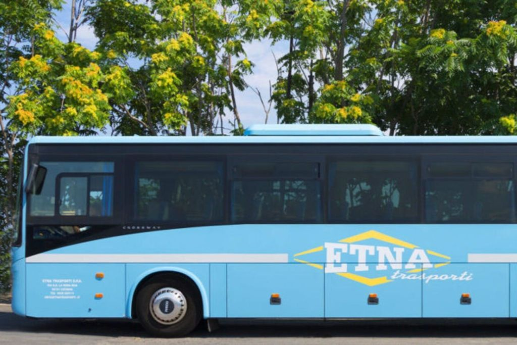 Taormina: Bus Transfer from Catania Fontanarossa Airport to Taormina Bus Station