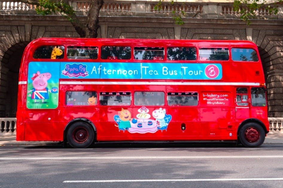London: Peppa Pig Afternoon Tea Sightseeing Bus Tour