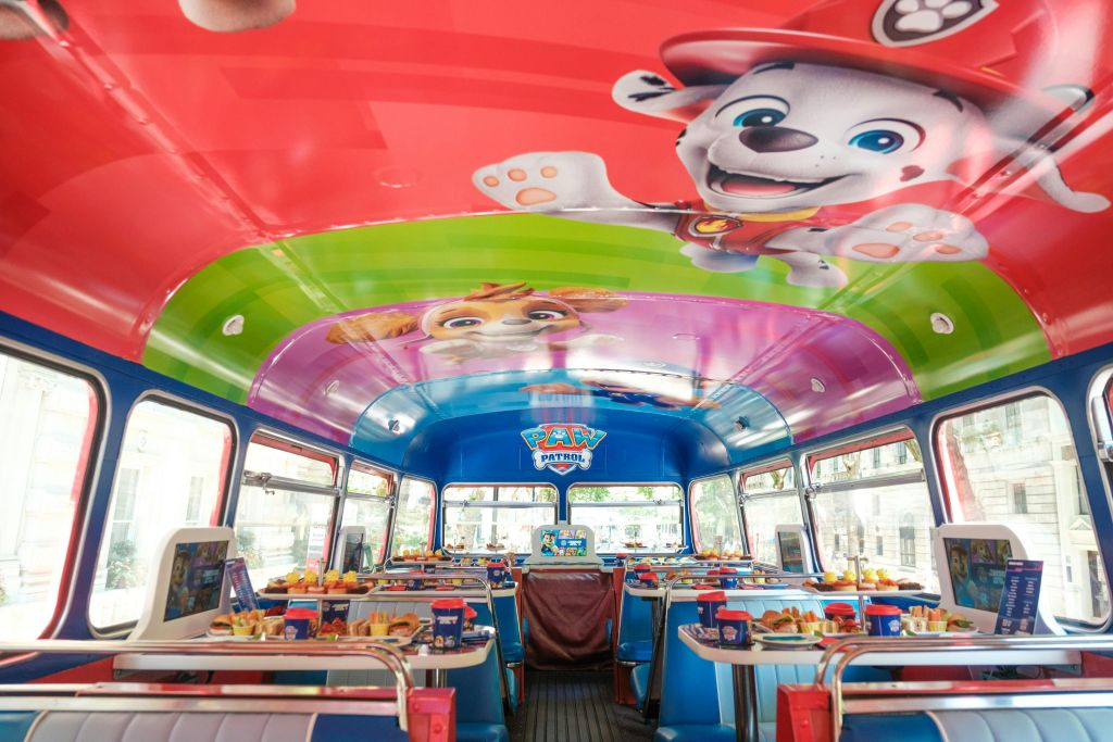 Londra: PAW Patrol Tour guidato del tè pomeridiano in autobus