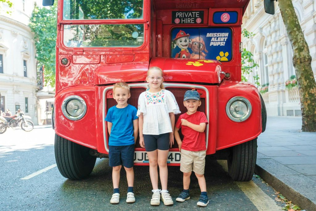 Londra: PAW Patrol Tour guidato del tè pomeridiano in autobus