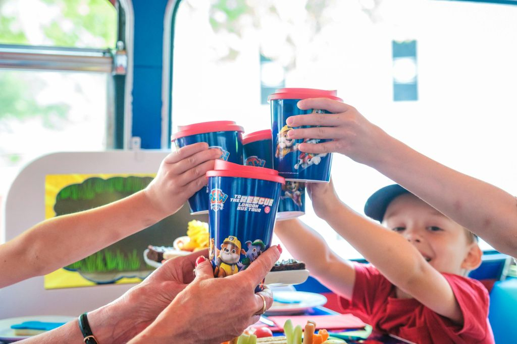 Londra: PAW Patrol Tour guidato del tè pomeridiano in autobus