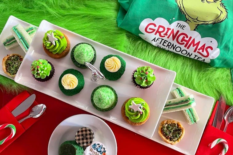 London: Grinchmas Afternoon Tea Sightseeing Bus Tour