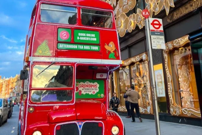 London: Grinchmas Afternoon Tea Sightseeing Bus Tour