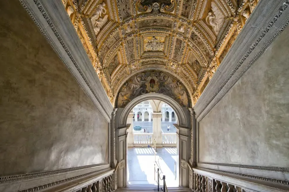 Venice: Winter Pass & City Walking Tour