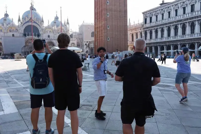 Venice: Winter Pass & City Walking Tour