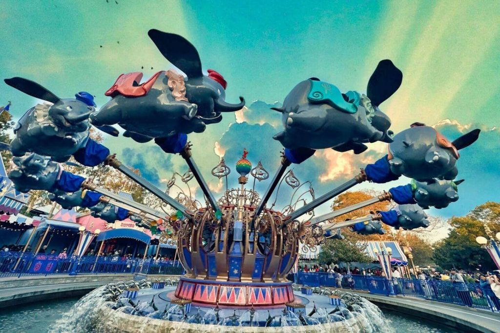 Disneyland® California: Park Hopper de 2 días con pase Lightning Lane opcional