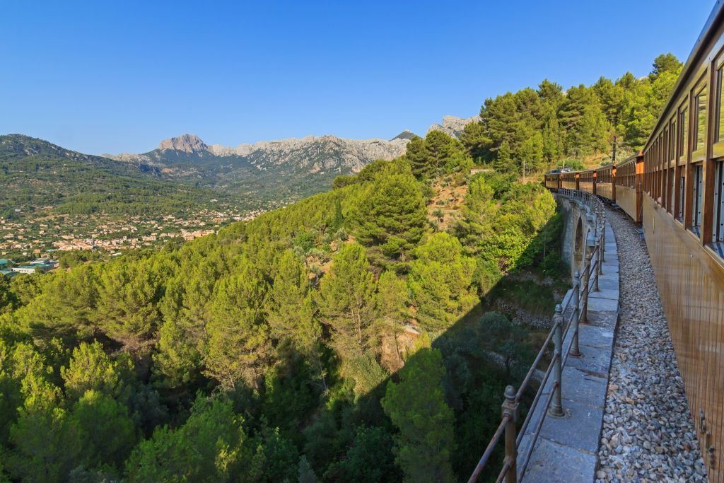 Tour autogestito di Maiorca da Palma a Sa Calobra (treno, tram e barca di Sóller)