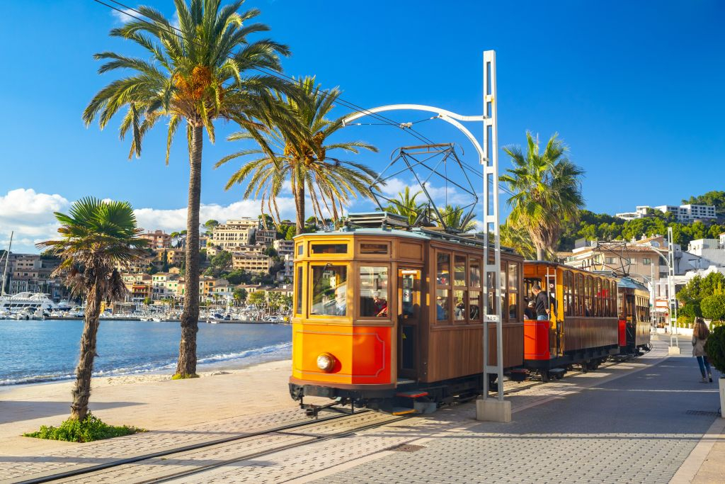Tour autogestito di Maiorca da Palma a Sa Calobra (treno, tram e barca di Sóller)